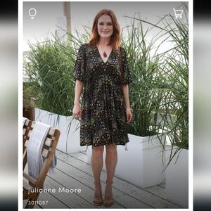 CHLOE Short-Sleeve V-Neck Blossom-Print Georgette Dress size 8(40) in EUC